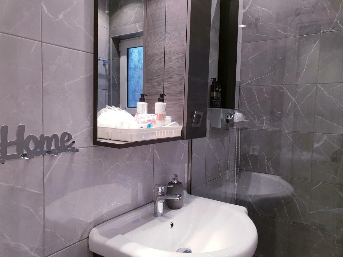 Beautiful Brand New Apartment Seaside Athen Eksteriør bilde